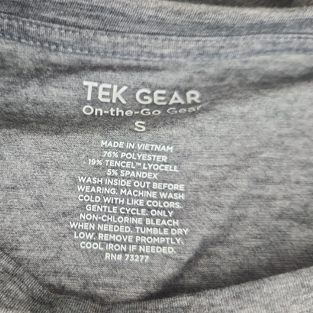 Tek Gear, On The Go Gear, Gray Cat Print Shirt Small